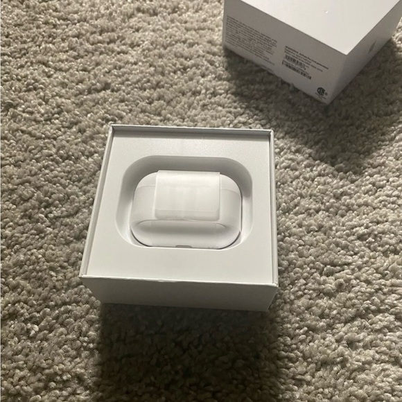 AirPods Pro 2nd Generation with Charging Case. - Picture 4 of 9
